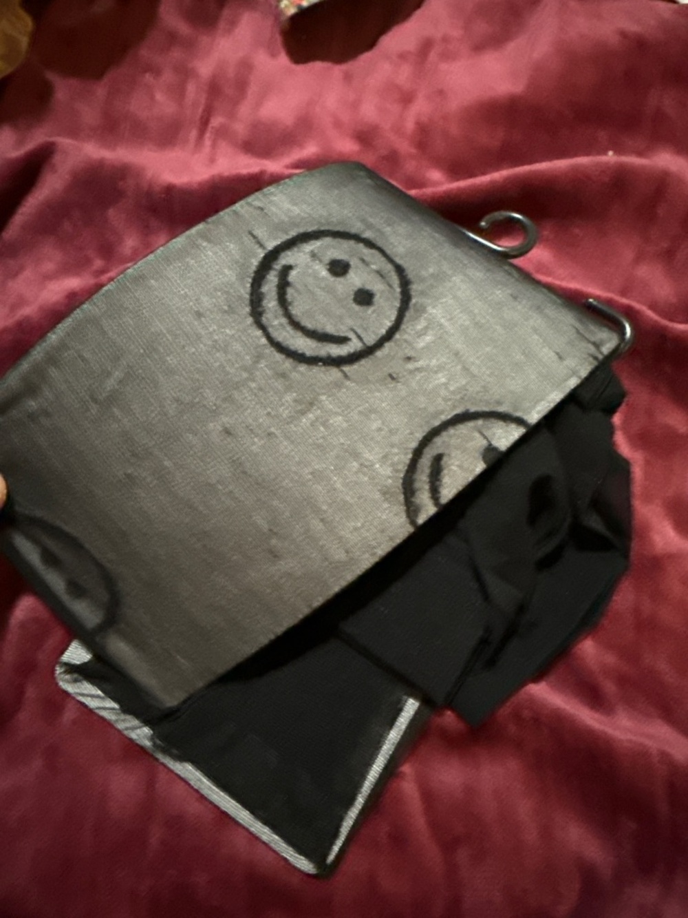 Sheer tights with smile